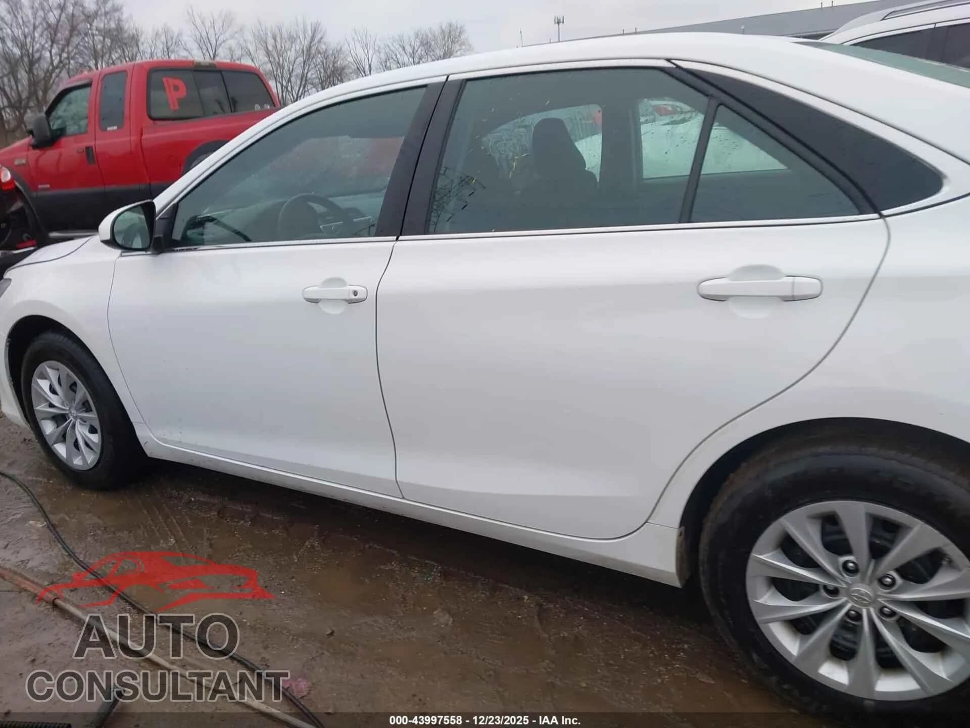 2017 TOYOTA CAMRY Damaged VIN 4T1BF1FK1HU670968 – photo 14 2017 TOYOTA CAMRY Damaged VIN 4T1BF1FK1HU670968 – photo 14