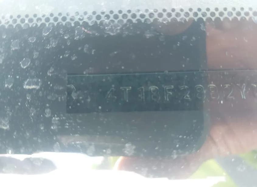 2000 TOYOTA Avalon - VIN 4T1BF28B2YU002423 2000 TOYOTA Avalon VIN 4T1BF28B2YU002423