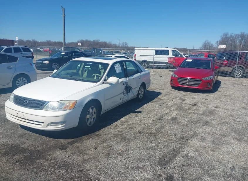 2000 TOYOTA Avalon Used VIN 4T1BF28B2YU002423 – trunk area 2000 TOYOTA Avalon Used VIN 4T1BF28B2YU002423 – trunk area