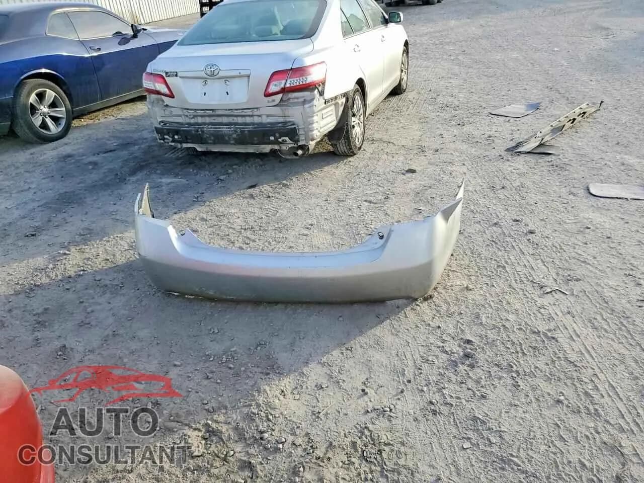 2011 TOYOTA CAMRY Damaged VIN 4T1BF3EK3BU208285 – photo 12 2011 TOYOTA CAMRY Damaged VIN 4T1BF3EK3BU208285 – photo 12