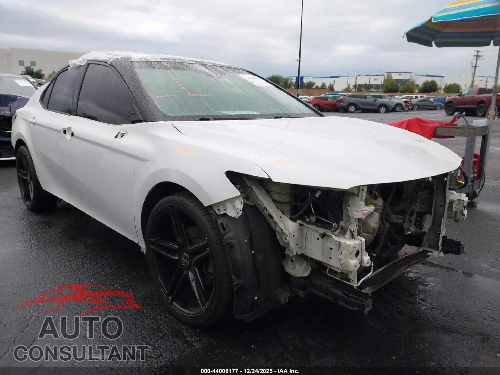 2018 TOYOTA CAMRY Damaged VIN 4T1BZ1HK9JU018612 – front exterior 2018 TOYOTA CAMRY Damaged VIN 4T1BZ1HK9JU018612 – front exterior