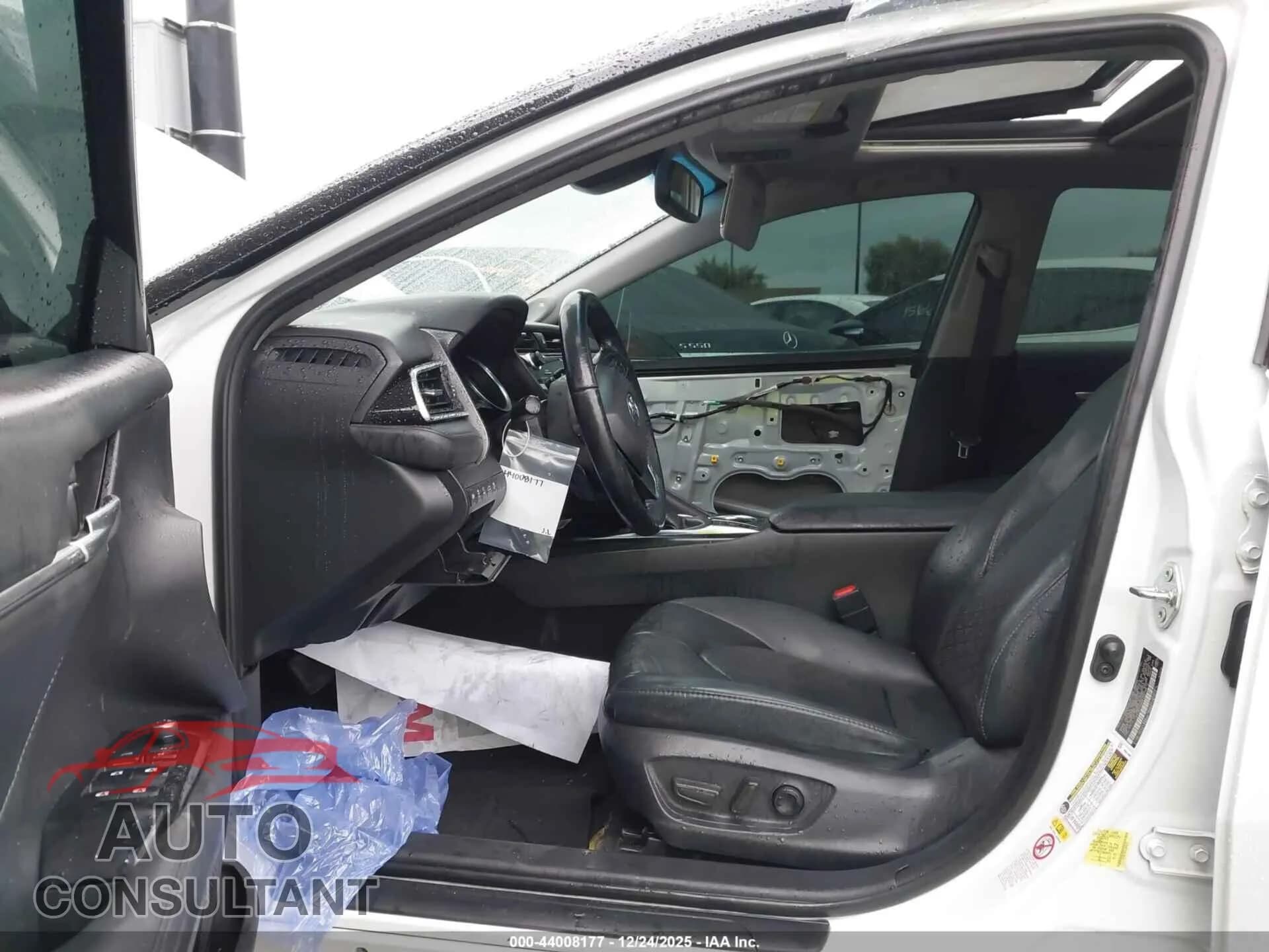 2018 TOYOTA CAMRY Damaged VIN 4T1BZ1HK9JU018612 – interior seats 2018 TOYOTA CAMRY Damaged VIN 4T1BZ1HK9JU018612 – interior seats