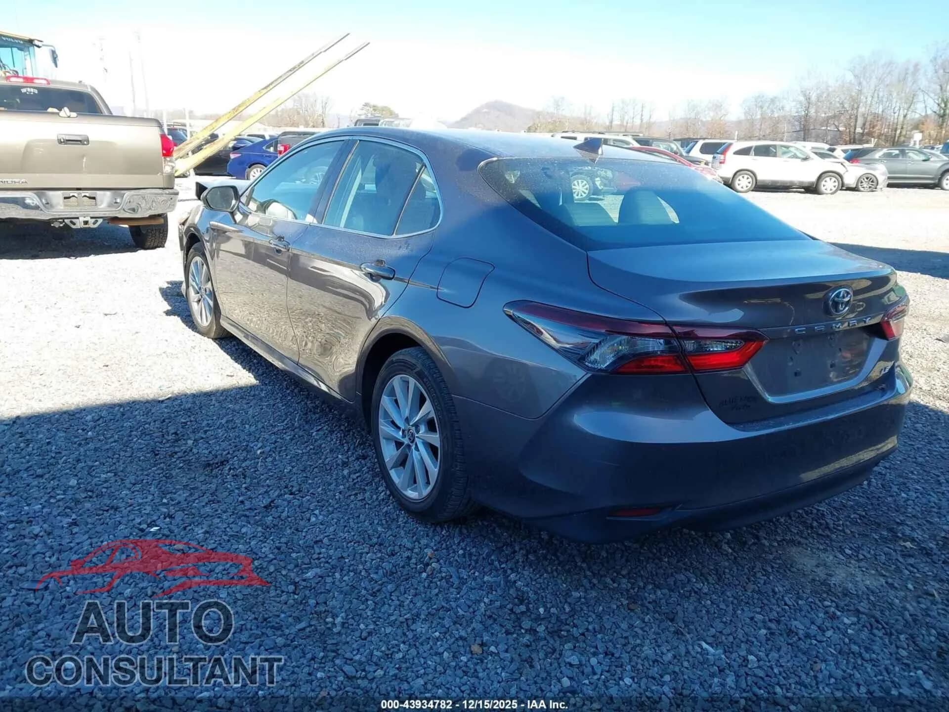 2022 TOYOTA CAMRY Damaged VIN 4T1C11AK2NU674453 – side profile 2022 TOYOTA CAMRY Damaged VIN 4T1C11AK2NU674453 – side profile