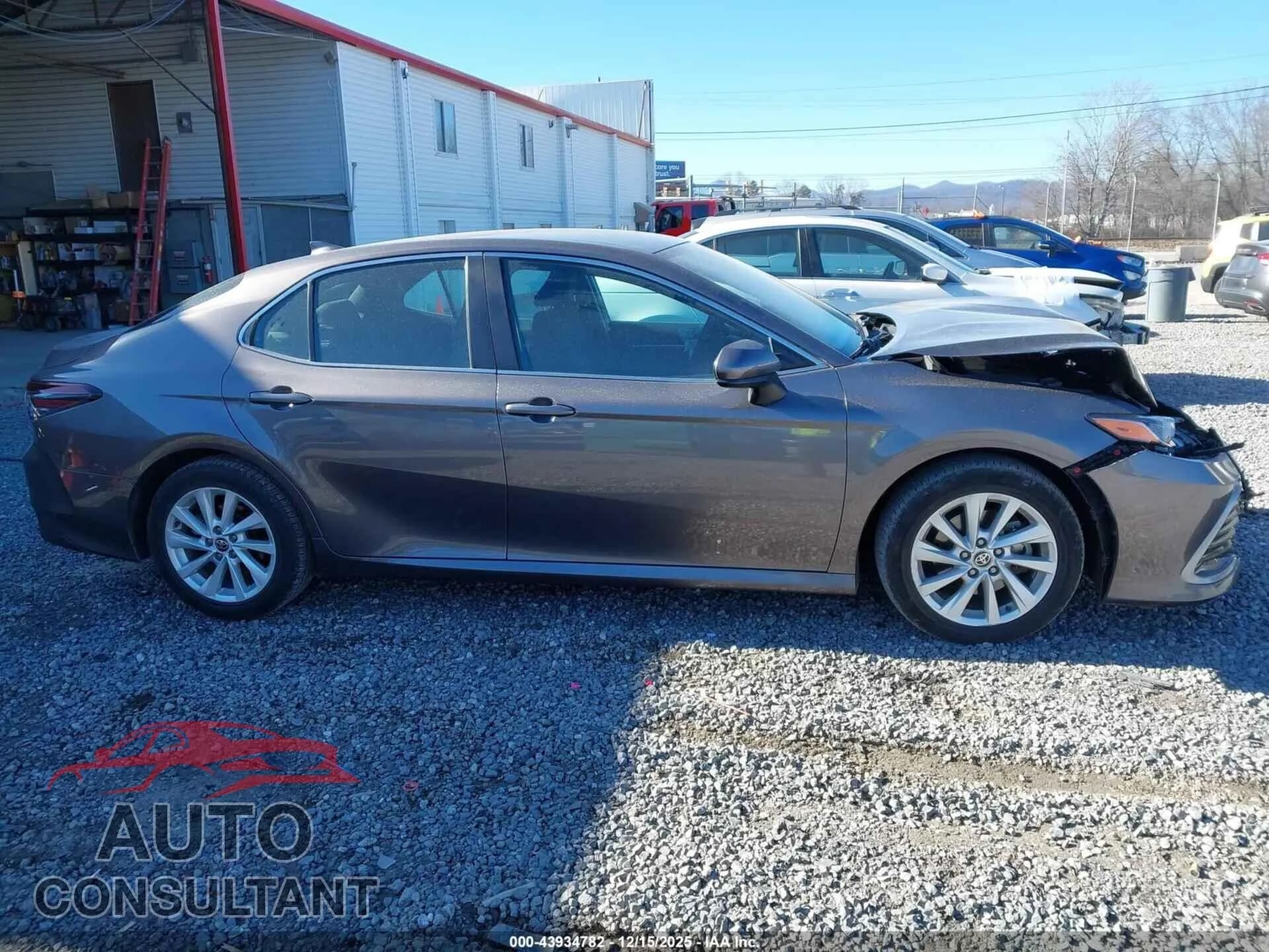 2022 TOYOTA CAMRY Damaged VIN 4T1C11AK2NU674453 – photo 13 2022 TOYOTA CAMRY Damaged VIN 4T1C11AK2NU674453 – photo 13