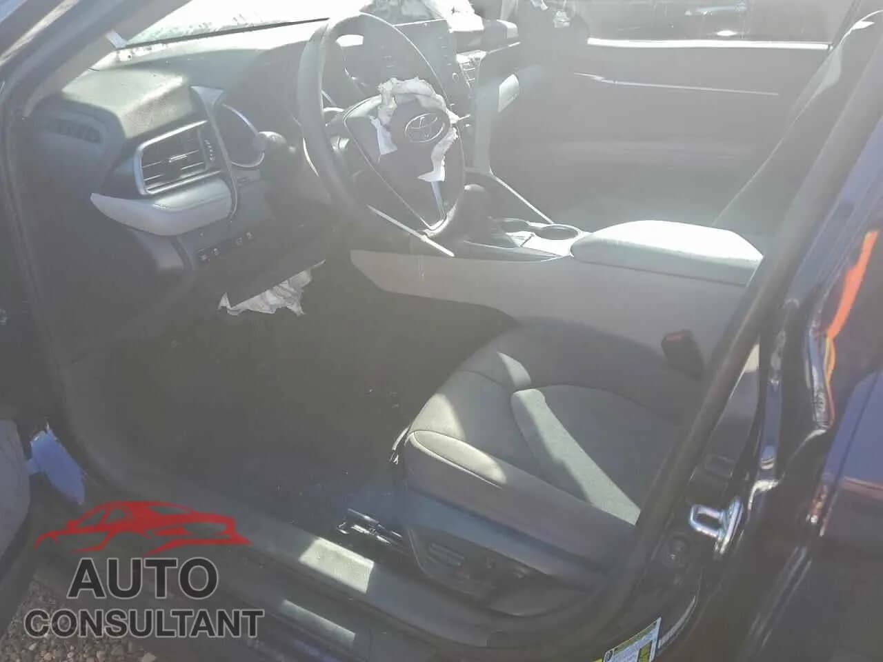 2022 TOYOTA CAMRY Damaged VIN 4T1C11AK6NU632335 – exterior detail 2022 TOYOTA CAMRY Damaged VIN 4T1C11AK6NU632335 – exterior detail