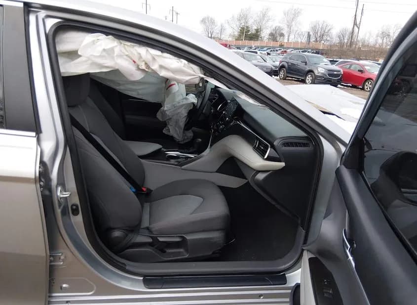 2022 TOYOTA Camry Used VIN 4T1C11AK6NU657025 – trunk area 2022 TOYOTA Camry Used VIN 4T1C11AK6NU657025 – trunk area