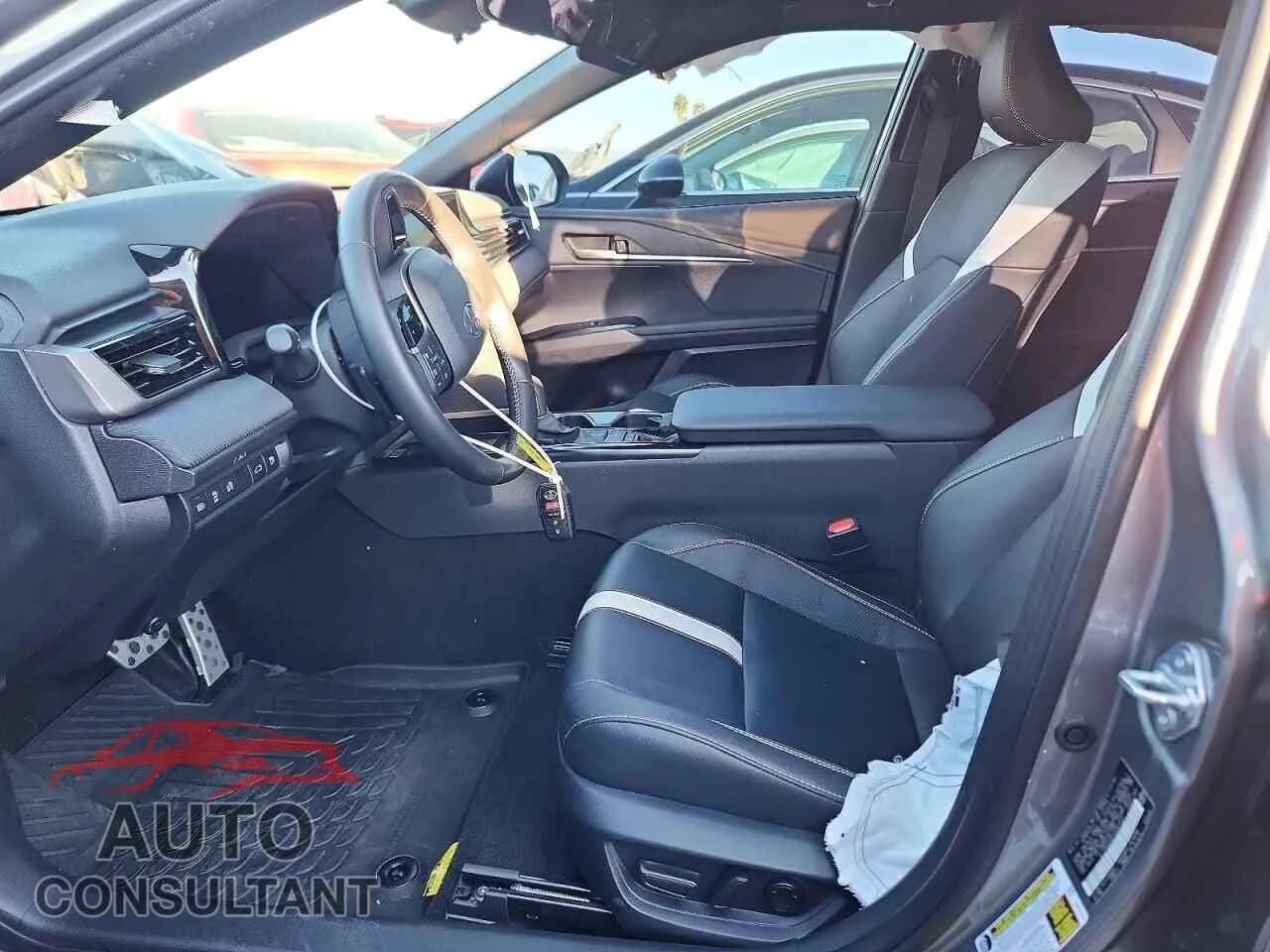 2025 TOYOTA CAMRY Damaged VIN 4T1DAACK6SU587040 – exterior detail 2025 TOYOTA CAMRY Damaged VIN 4T1DAACK6SU587040 – exterior detail