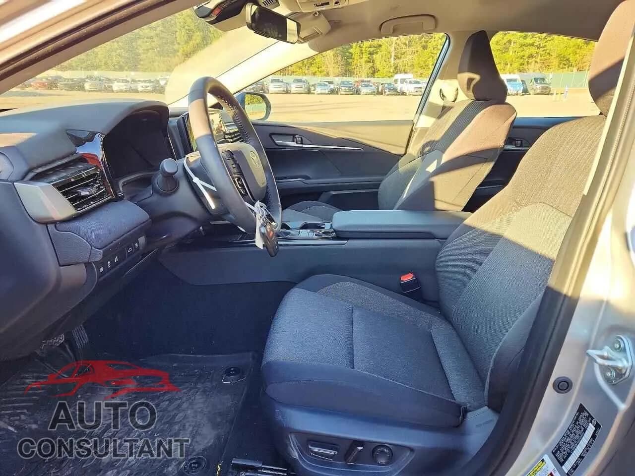 2025 TOYOTA CAMRY Damaged VIN 4T1DBADK4SU505804 – exterior detail 2025 TOYOTA CAMRY Damaged VIN 4T1DBADK4SU505804 – exterior detail