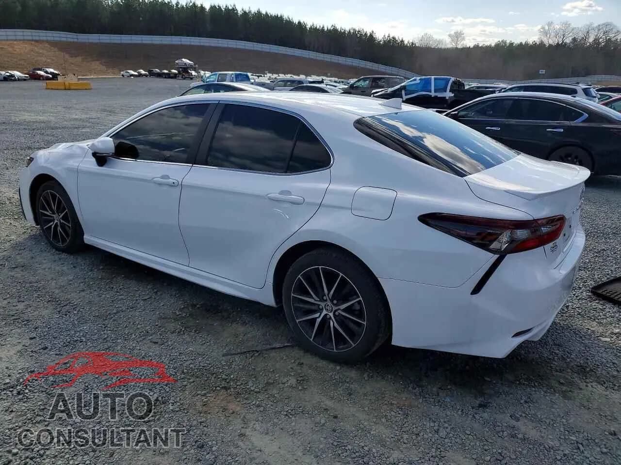 2024 TOYOTA CAMRY Used VIN 4T1G11AK4RU883927 – rear exterior 2024 TOYOTA CAMRY Used VIN 4T1G11AK4RU883927 – rear exterior
