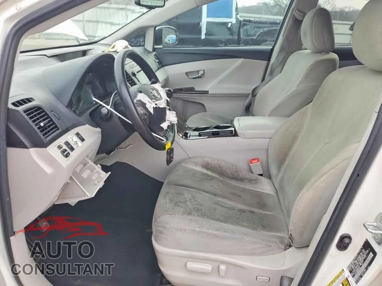 2010 TOYOTA VENZA Damaged VIN 4T3ZA3BBXAU028311 – exterior detail 2010 TOYOTA VENZA Damaged VIN 4T3ZA3BBXAU028311 – exterior detail