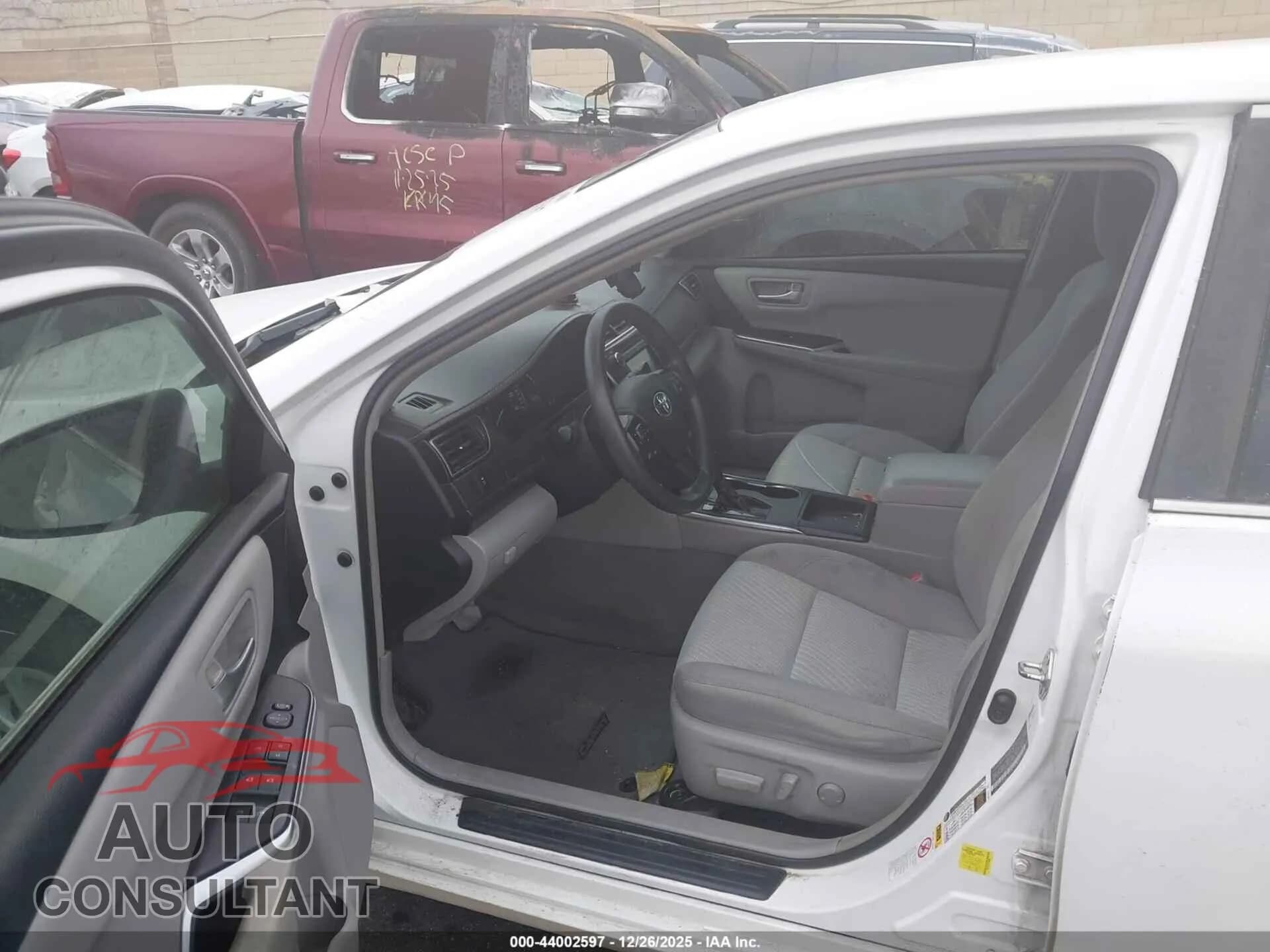 2015 TOYOTA CAMRY Damaged VIN 4T4BF1FK3FR504700 – interior seats 2015 TOYOTA CAMRY Damaged VIN 4T4BF1FK3FR504700 – interior seats