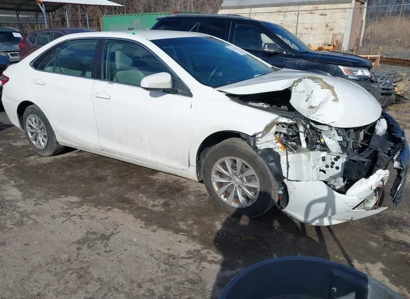 2016 TOYOTA Camry Used VIN 4T4BF1FK9GR584442 – trunk area 2016 TOYOTA Camry Used VIN 4T4BF1FK9GR584442 – trunk area