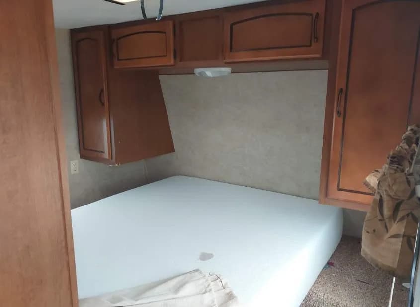 2012 KEYSTONE Keystone Used VIN 4YDT2672XC3150778 – interior seats 2012 KEYSTONE Keystone Used VIN 4YDT2672XC3150778 – interior seats