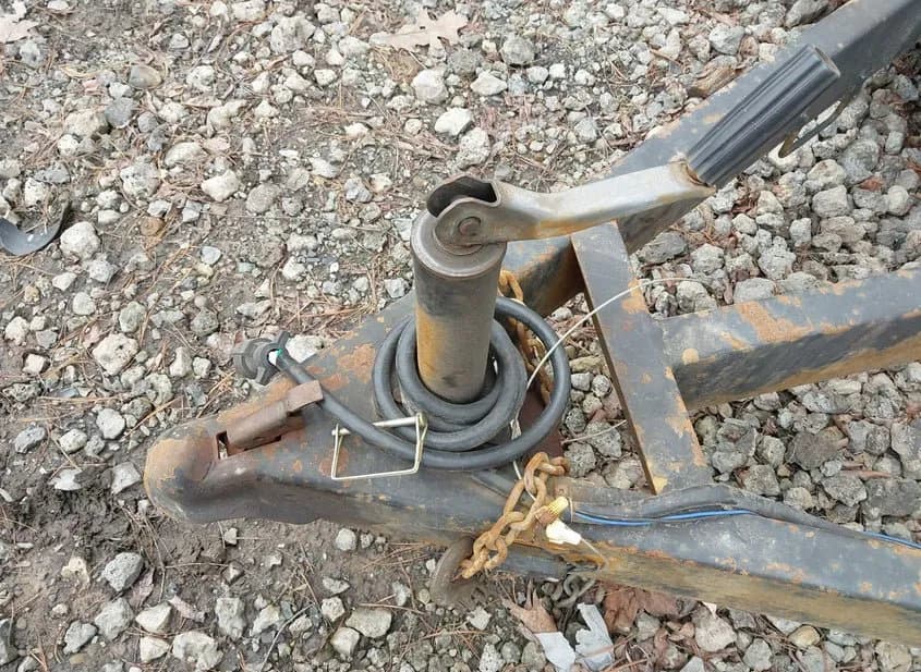 2021 UNITED TRAILERS United Trailers Used VIN 56JTF1226MA176133 – undercarriage 2021 UNITED TRAILERS United Trailers Used VIN 56JTF1226MA176133 – undercarriage