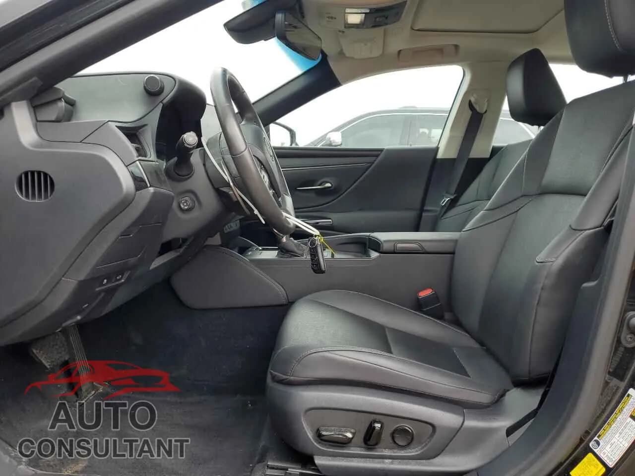 2023 LEXUS ES300 Damaged VIN 58ADA1C15PU029221 – exterior detail 2023 LEXUS ES300 Damaged VIN 58ADA1C15PU029221 – exterior detail