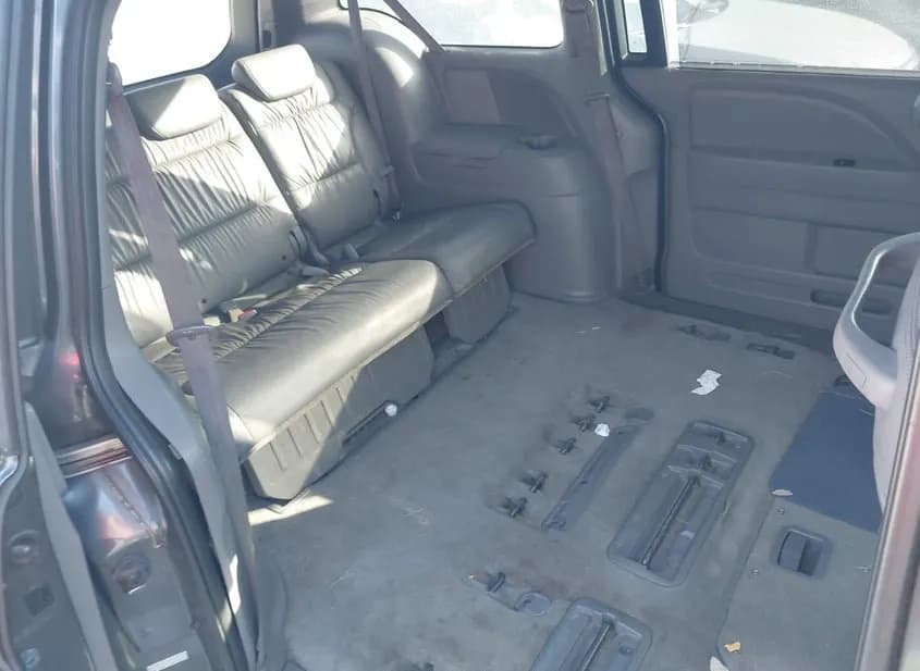 2010 HONDA Odyssey Used VIN 5FNRL3H60AB087202 – engine bay 2010 HONDA Odyssey Used VIN 5FNRL3H60AB087202 – engine bay