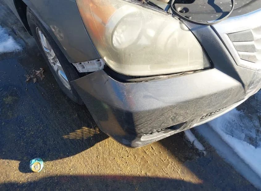 2010 HONDA Odyssey Used VIN 5FNRL3H60AB087202 – trunk area 2010 HONDA Odyssey Used VIN 5FNRL3H60AB087202 – trunk area