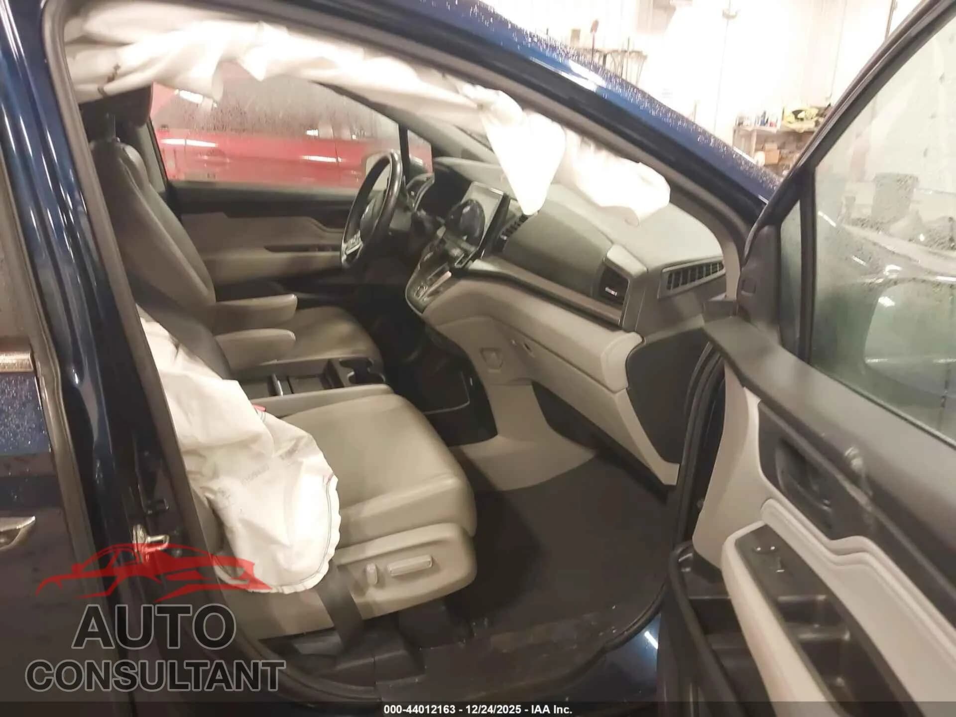 2019 HONDA ODYSSEY Damaged VIN 5FNRL6H82KB027149 – interior seats 2019 HONDA ODYSSEY Damaged VIN 5FNRL6H82KB027149 – interior seats