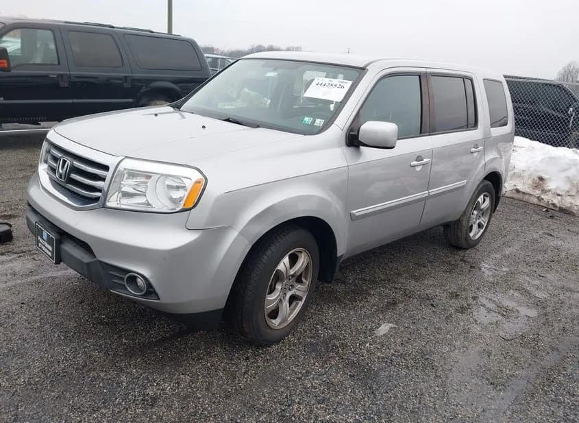 2015 HONDA Pilot Used VIN 5FNYF4H43FB027865 – engine bay 2015 HONDA Pilot Used VIN 5FNYF4H43FB027865 – engine bay