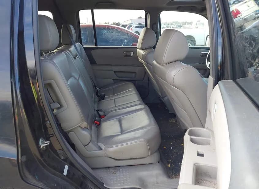 2012 HONDA Pilot Used VIN 5FNYF4H50CB053960 – exterior detail 2012 HONDA Pilot Used VIN 5FNYF4H50CB053960 – exterior detail