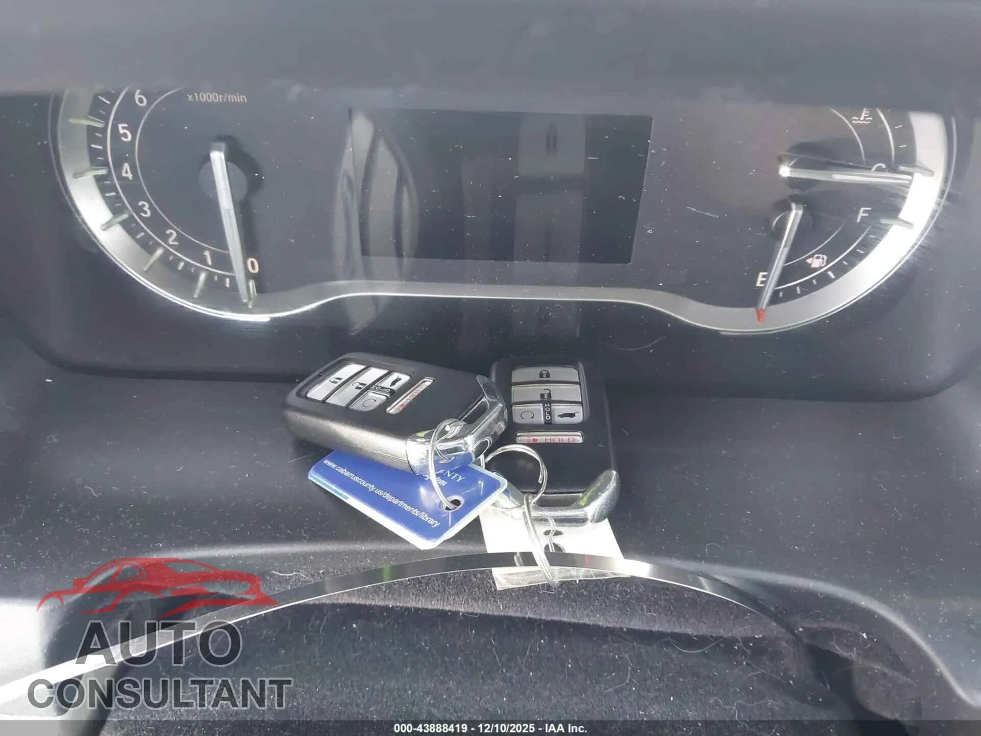 2018 HONDA PILOT Damaged VIN 5FNYF5H59JB002136 – photo 11 2018 HONDA PILOT Damaged VIN 5FNYF5H59JB002136 – photo 11