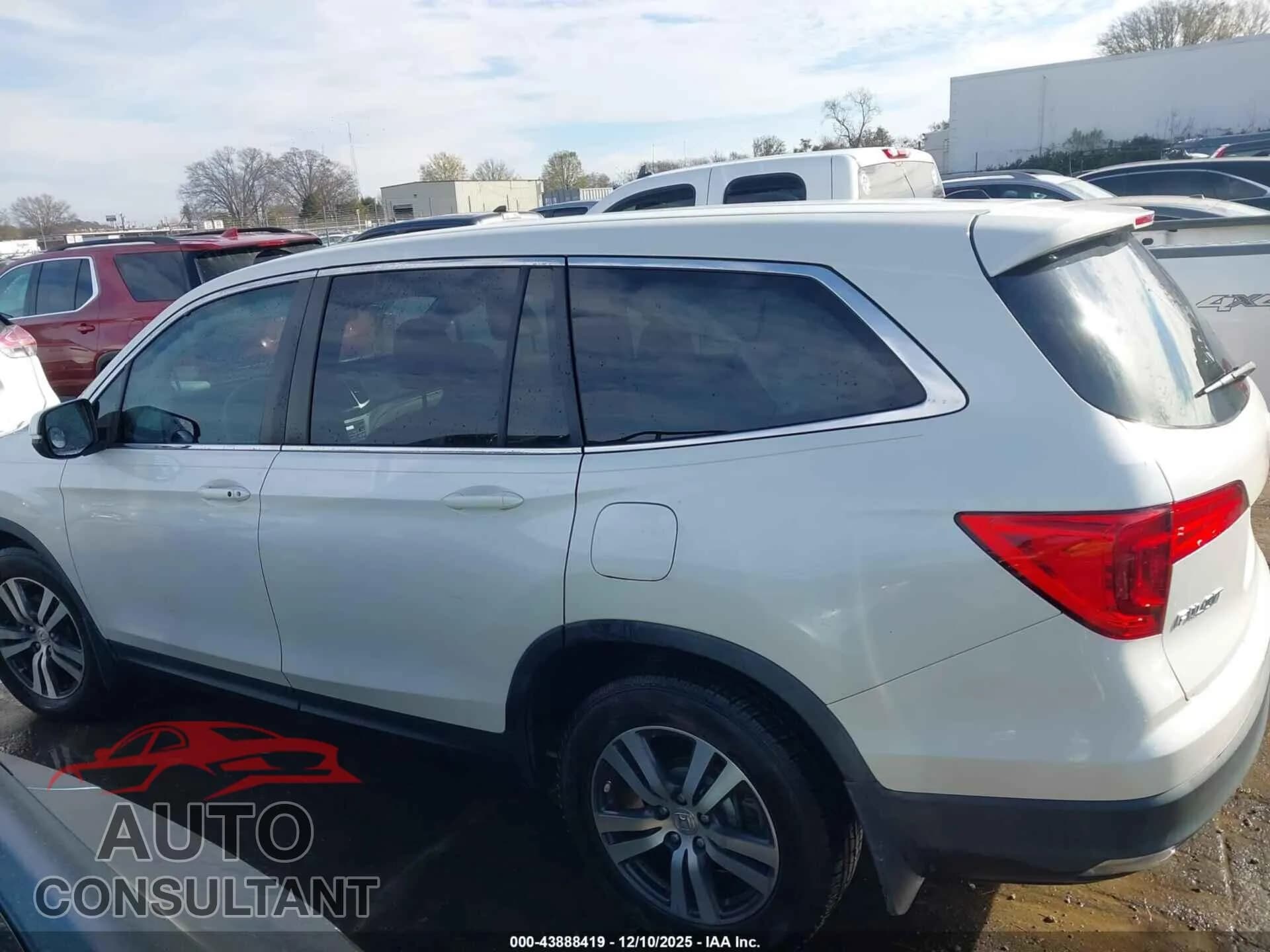 2018 HONDA PILOT Damaged VIN 5FNYF5H59JB002136 – photo 14 2018 HONDA PILOT Damaged VIN 5FNYF5H59JB002136 – photo 14