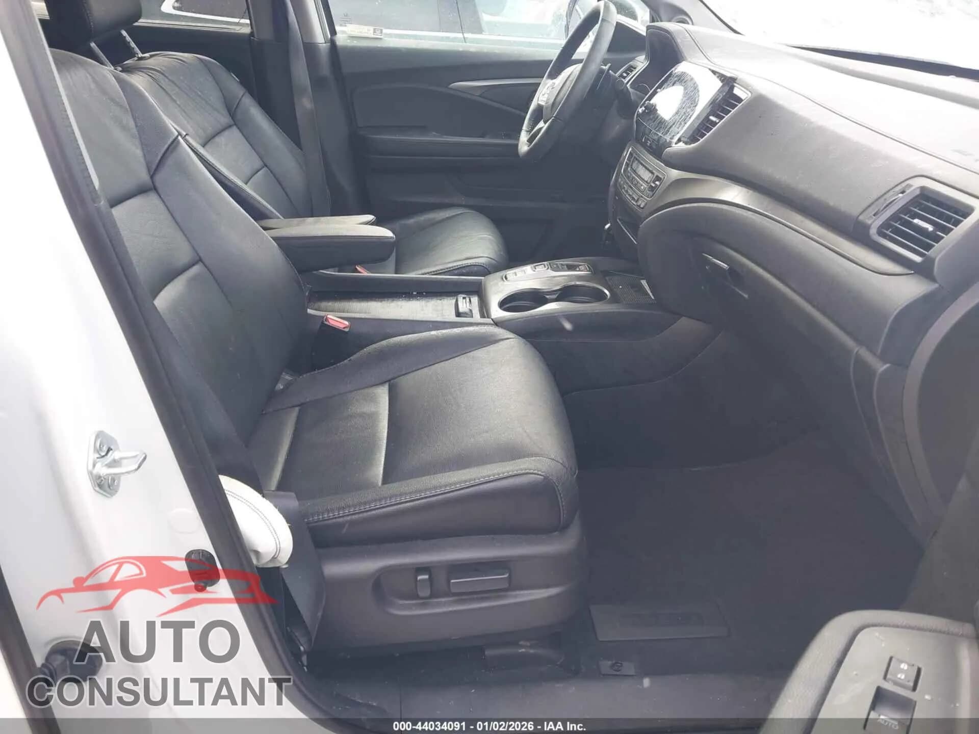 2022 HONDA PILOT Damaged VIN 5FNYF6H20NB049802 – interior seats 2022 HONDA PILOT Damaged VIN 5FNYF6H20NB049802 – interior seats