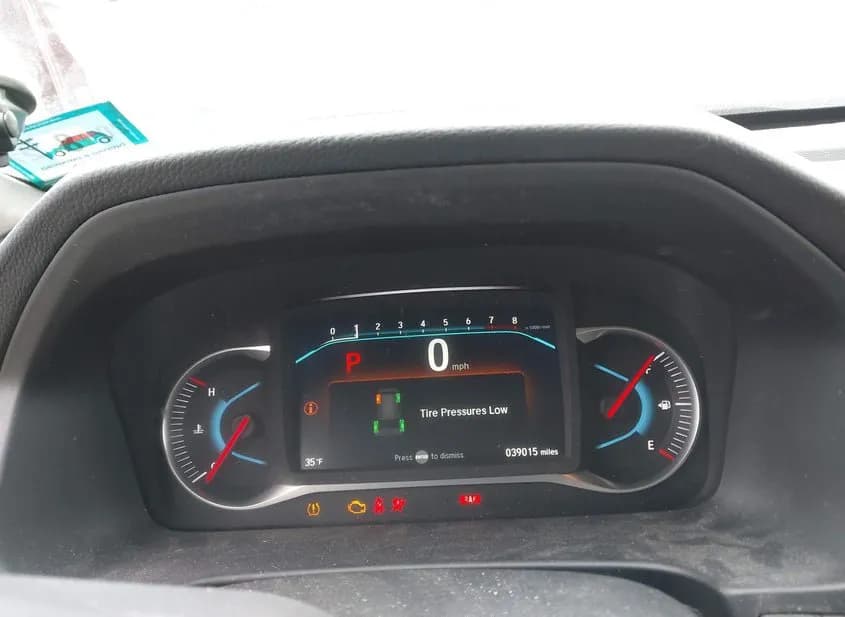 2021 HONDA Pilot Used VIN 5FNYF6H5XMB006139 – trunk area 2021 HONDA Pilot Used VIN 5FNYF6H5XMB006139 – trunk area