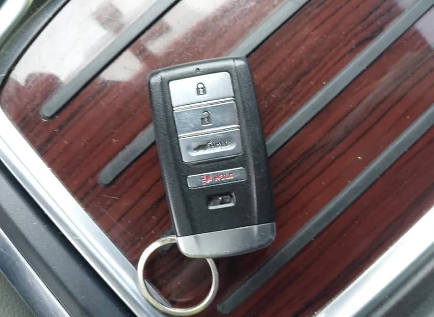 2016 ACURA MDX Used VIN 5FRYD3H24GB020003 – photo 13 2016 ACURA MDX Used VIN 5FRYD3H24GB020003 – photo 13