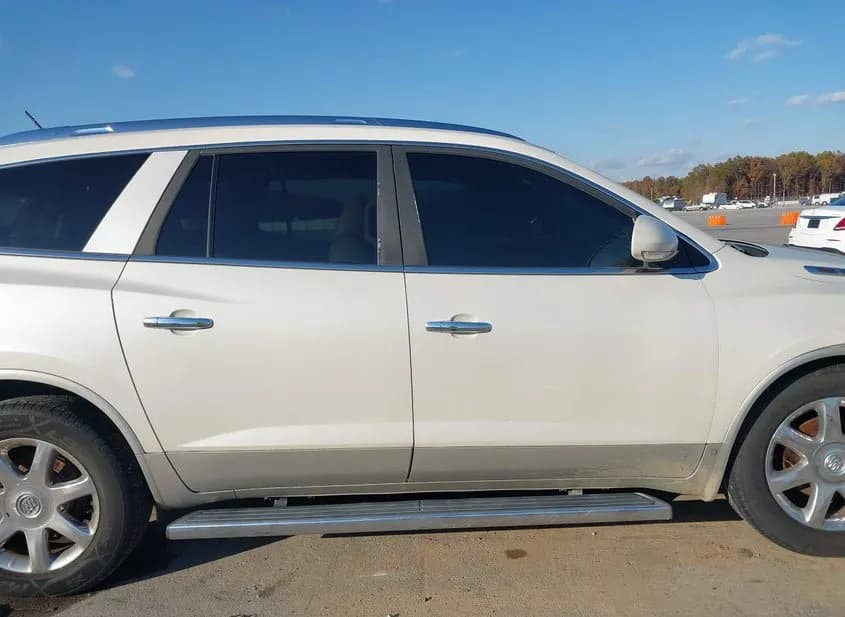 2008 BUICK Enclave Used VIN 5GAEV23738J284002 – interior seats 2008 BUICK Enclave Used VIN 5GAEV23738J284002 – interior seats