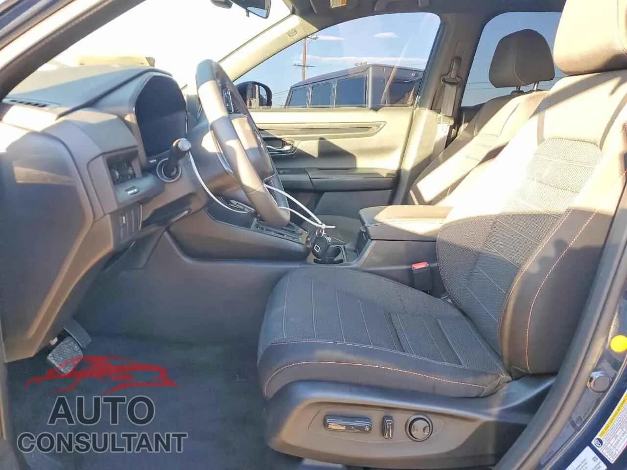 2024 HONDA CRV Damaged VIN 5J6RS6H51RL026195 – exterior detail 2024 HONDA CRV Damaged VIN 5J6RS6H51RL026195 – exterior detail