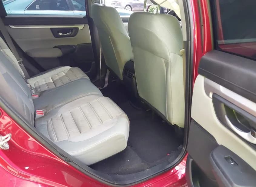 2020 HONDA CR-V Used VIN 5J6RW1H21LL001110 – trunk area 2020 HONDA CR-V Used VIN 5J6RW1H21LL001110 – trunk area