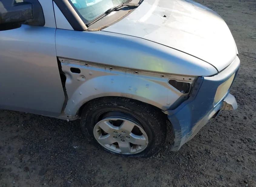 2005 HONDA Element Used VIN 5J6YH28635L029959 – undercarriage 2005 HONDA Element Used VIN 5J6YH28635L029959 – undercarriage