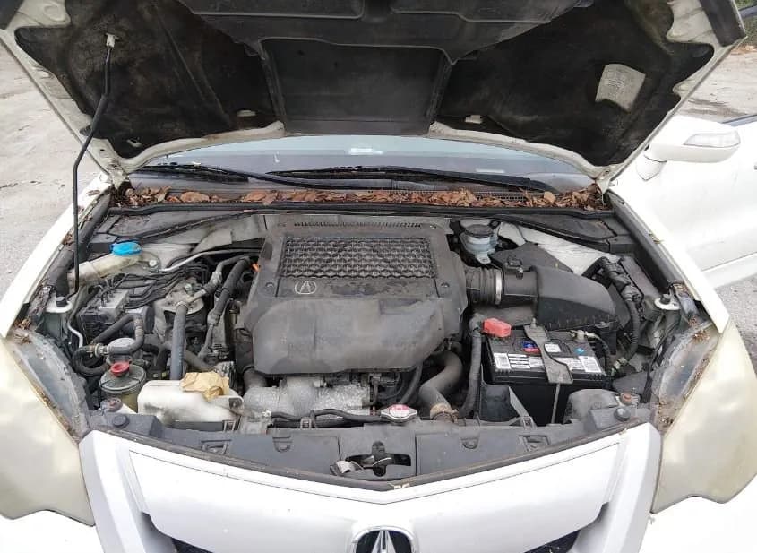 2011 ACURA RDX Used VIN 5J8TB2H58BA001995 – trunk area 2011 ACURA RDX Used VIN 5J8TB2H58BA001995 – trunk area