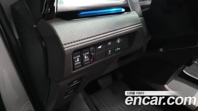 2022 Honda Odyssey 3.5 Sold VIN 5KBRL6890NB600154 – interior seats 2022 Honda Odyssey 3.5 Sold VIN 5KBRL6890NB600154 – interior seats