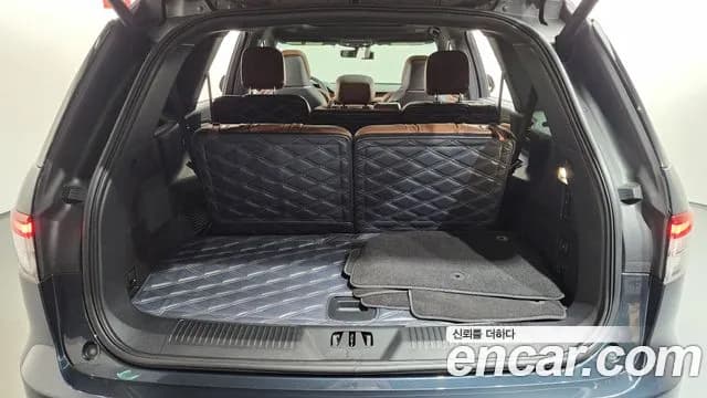 2023 Lincoln Aviator 2nd Gen 3.0 Reserve AWD Sold VIN 5LM5J7XC3PGL16420 – trunk area 2023 Lincoln Aviator 2nd Gen 3.0 Reserve AWD Sold VIN 5LM5J7XC3PGL16420 – trunk area