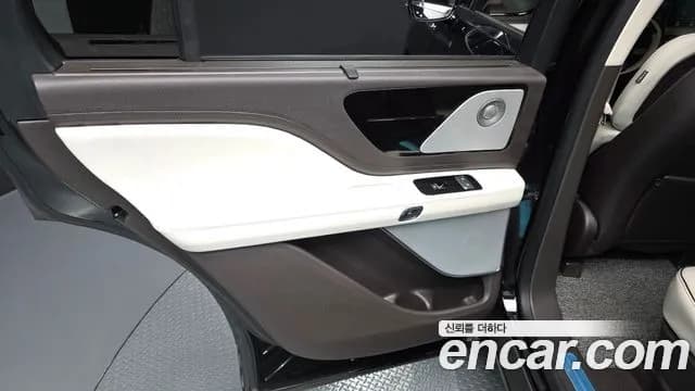 2021 Lincoln Aviator 2nd Gen 3.0 Black Label AWD Sold VIN 5LM5J9XC0MGL01252 – trunk area 2021 Lincoln Aviator 2nd Gen 3.0 Black Label AWD Sold VIN 5LM5J9XC0MGL01252 – trunk area