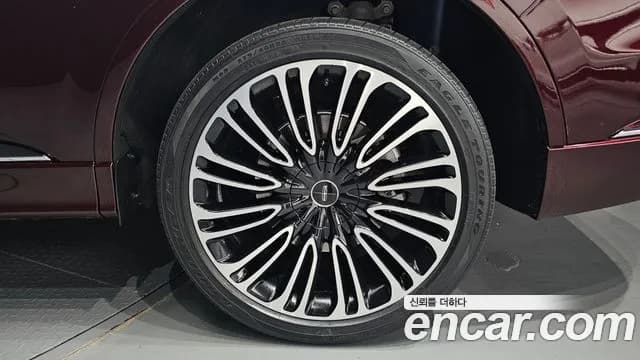 2021 Lincoln Aviator 2nd Gen 3.0 Black Label AWD Sold VIN 5LM5J9XC5MGL18113 – trunk area 2021 Lincoln Aviator 2nd Gen 3.0 Black Label AWD Sold VIN 5LM5J9XC5MGL18113 – trunk area