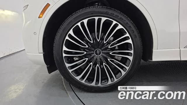 2023 Lincoln Aviator 2nd Gen 3.0 Black Label AWD Sold VIN 5LM5J9XC7PGL16335 – trunk area 2023 Lincoln Aviator 2nd Gen 3.0 Black Label AWD Sold VIN 5LM5J9XC7PGL16335 – trunk area
