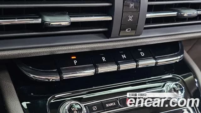 2021 Lincoln Corsair 2.0 Reserve AWD Sold VIN 5LMCJ2D90MUL02488 – interior seats 2021 Lincoln Corsair 2.0 Reserve AWD Sold VIN 5LMCJ2D90MUL02488 – interior seats