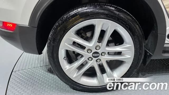 2019 Lincoln MKC 2.0 AWD Sold VIN 5LMCJ3D99KUL51451 – trunk area 2019 Lincoln MKC 2.0 AWD Sold VIN 5LMCJ3D99KUL51451 – trunk area
