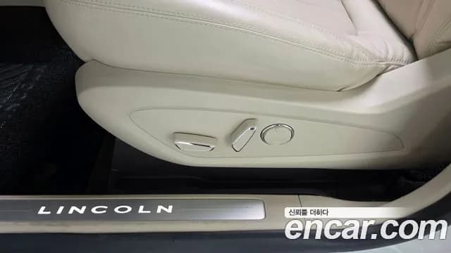 2019 Lincoln MKC 2.0 AWD Sold VIN 5LMCJ3D99KUL51451 – photo 36 2019 Lincoln MKC 2.0 AWD Sold VIN 5LMCJ3D99KUL51451 – photo 36