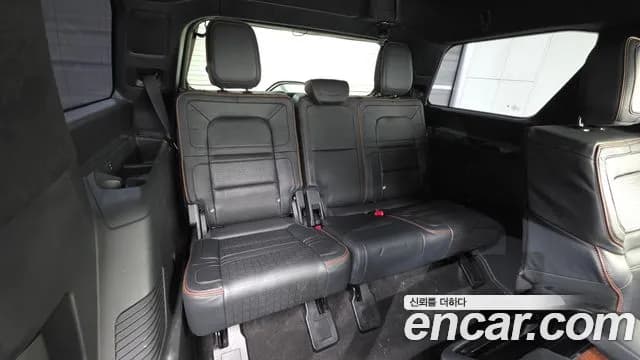 2023 Lincoln Navigator 4th Gen 3.5L Black Label Sold VIN 5LMJJ2TG7PEL09234 – interior seats 2023 Lincoln Navigator 4th Gen 3.5L Black Label Sold VIN 5LMJJ2TG7PEL09234 – interior seats