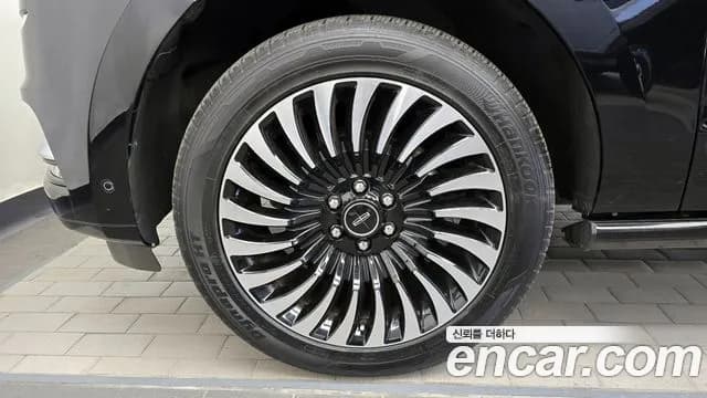2020 Lincoln Navigator 4th Gen 3.5L Sold VIN 5LMJJ3TT2LEL11468 – photo 14 2020 Lincoln Navigator 4th Gen 3.5L Sold VIN 5LMJJ3TT2LEL11468 – photo 14
