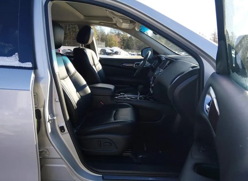 2015 NISSAN Pathfinder Used VIN 5N1AR2MM1FC651594 – exterior detail 2015 NISSAN Pathfinder Used VIN 5N1AR2MM1FC651594 – exterior detail