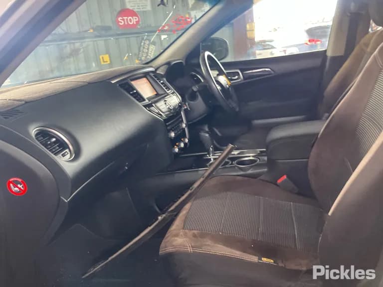 2015 Nissan Pathfinder Used VIN 5N1AR2MN1FC645903 – engine bay 2015 Nissan Pathfinder Used VIN 5N1AR2MN1FC645903 – engine bay