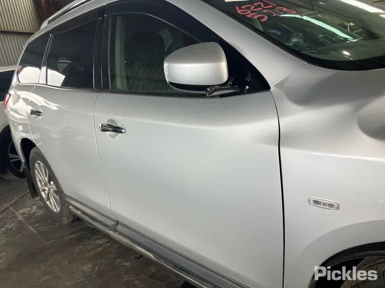 2015 Nissan Pathfinder Used VIN 5N1AR2MN1FC645903 – photo 12 2015 Nissan Pathfinder Used VIN 5N1AR2MN1FC645903 – photo 12