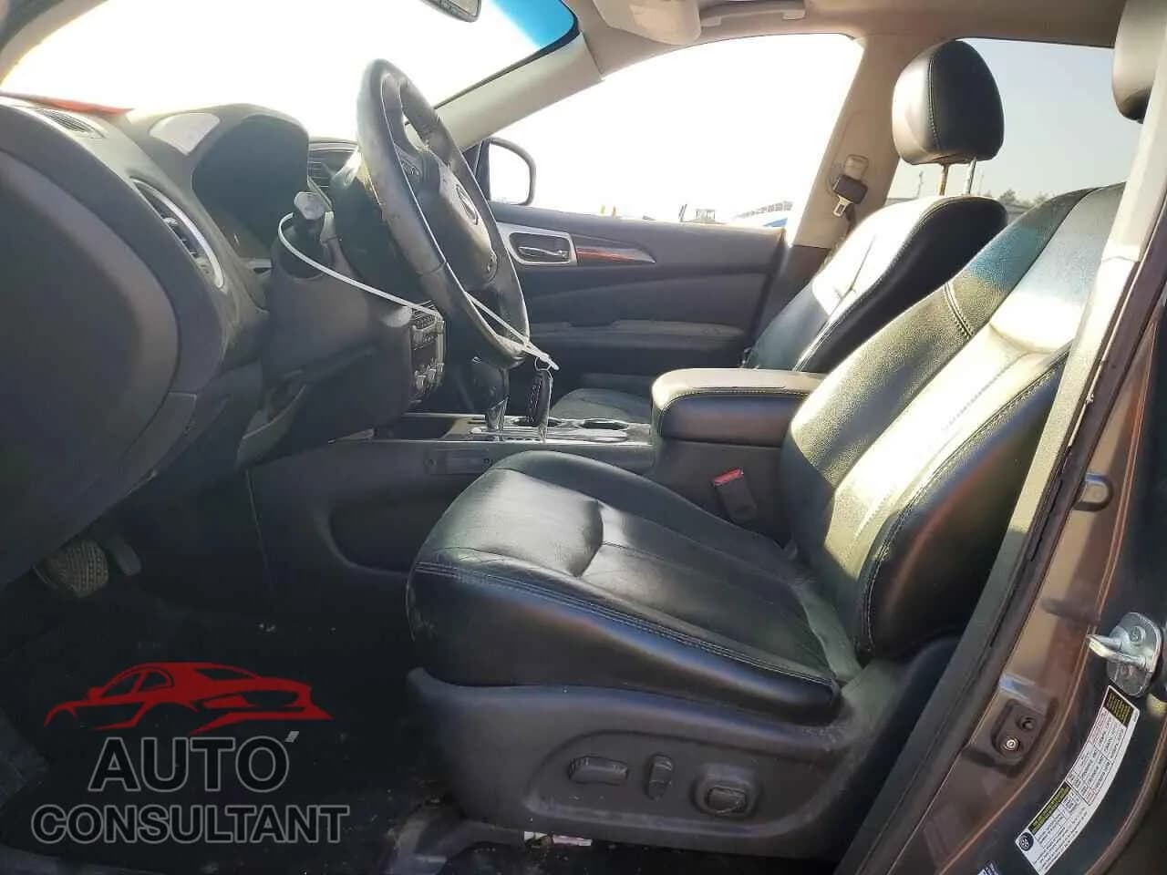 2014 NISSAN PATHFINDER Damaged VIN 5N1AR2MN7EC604111 – exterior detail 2014 NISSAN PATHFINDER Damaged VIN 5N1AR2MN7EC604111 – exterior detail