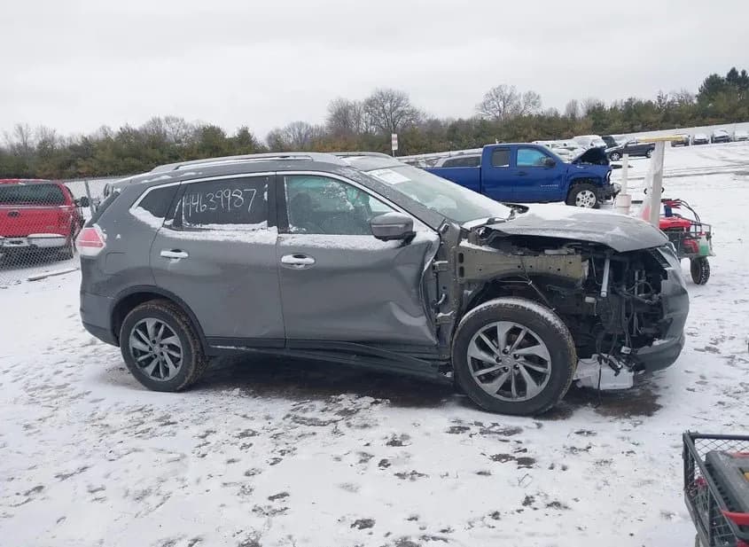 2015 NISSAN Rogue Used VIN 5N1AT2MV7FC808040 – engine bay 2015 NISSAN Rogue Used VIN 5N1AT2MV7FC808040 – engine bay