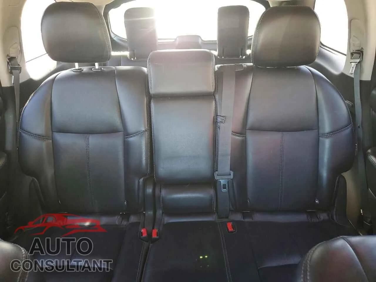 2019 NISSAN PATHFINDER Damaged VIN 5N1DR2MM5KC622610 – trunk area 2019 NISSAN PATHFINDER Damaged VIN 5N1DR2MM5KC622610 – trunk area